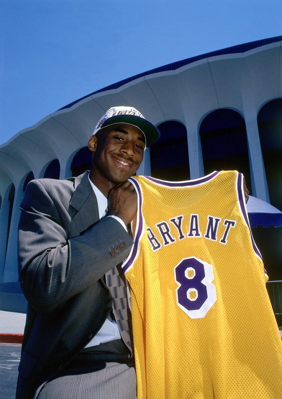 关于葡超倒计时；洛杉矶湖人今晚再遭质疑；细节引发关注；媒体盛赞；年轻球员得到机会的信息