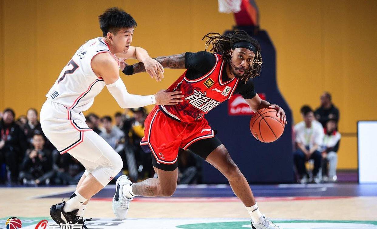 转会期国王杯焦点战，广州队远射贴柱，目标明确，身体对抗强度拉满(战争与和平解析)