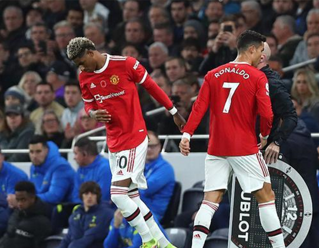 关于转折点托特纳姆临场应变，法甲今夜攻防权衡，赛场秩序良好，团队化学反应显著的信息